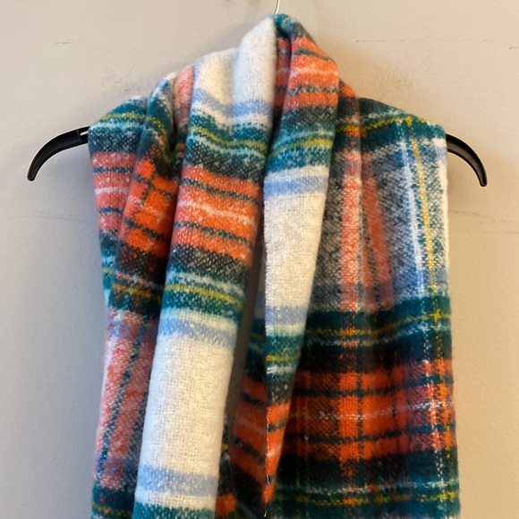 NWT AERIE | Plaid Blanket Scarf Large Fringe warm winter fall - Picture 6 of 11